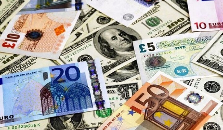 افت اندک نرخ دلار و یورو در مرکز مبادله ارز 
