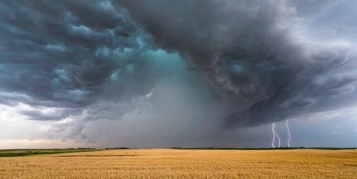 چشمان مردم به آسمان، حال ابرها خوب نیست / 27 نقطه آذربایجان برای شلیک توپها آماده میشود چشمان مردم به آسمان، حال ابرها خوب نیست / 27 نقطه آذربایجان برای شلیک توپها آماده میشود