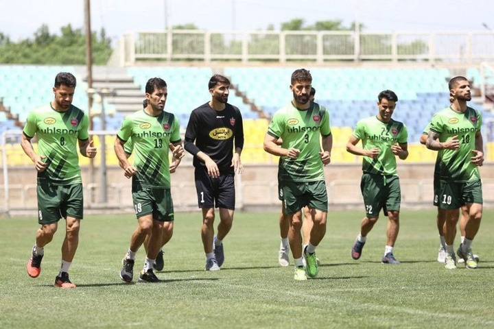 دو بازیکن پرسپولیس همچنان دور از تمرینات گروهی
 دو بازیکن پرسپولیس همچنان دور از تمرینات گروهی