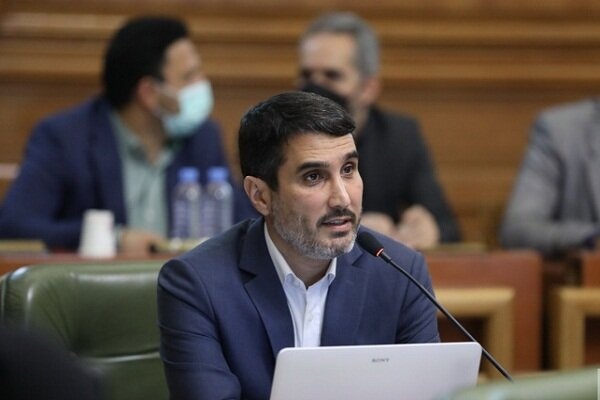 بازداشت یکی از کارمندان دفتر شهردار تهران به علت اتهامات مالی
