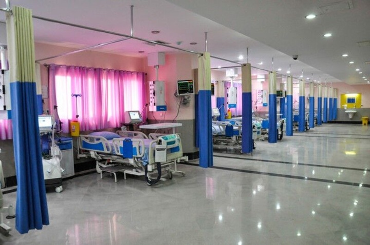 ساخت بیش از ۲۵۰ بیمارستان/ تحویل ۲۵ هزار تخت بیمارستانی به وزارت بهداشت