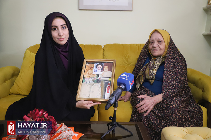 دیدار و گفتگوی خبرنگار حیات با مادر شهید علی خانبابایی