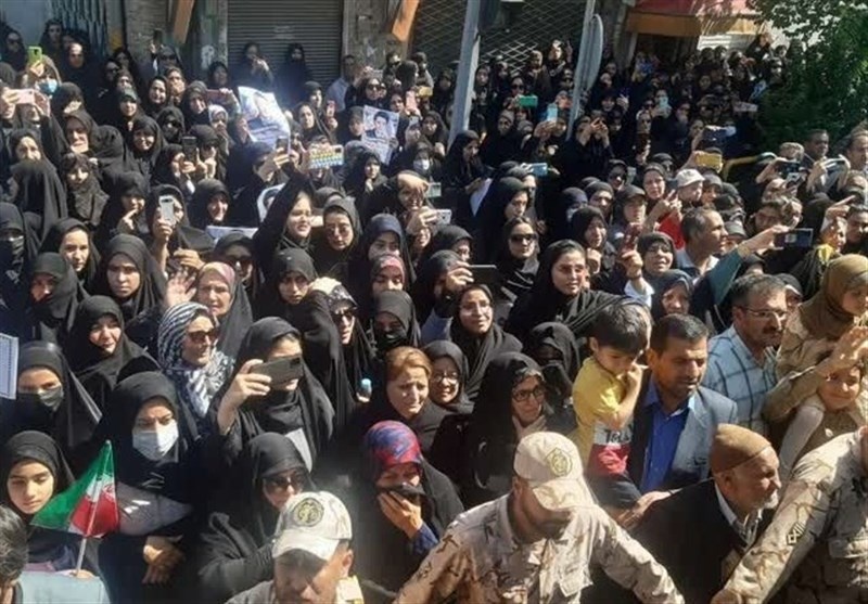 وداع باشکوه مردم دیار سربداران با شهید غیرت/ تشییع پیکر شهید الداغی بر روی دستان مردم سبزوار