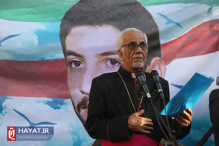 آزادی کشورمان به راحتی به دست نیامد/ سختی جنگ را کشیدهام آزادی کشورمان به راحتی به دست نیامد/ سختی جنگ را کشیدهام