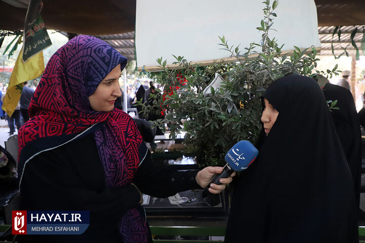 جشن تولد فرزند شهید حسینعلی داودی در گلزار شهدا