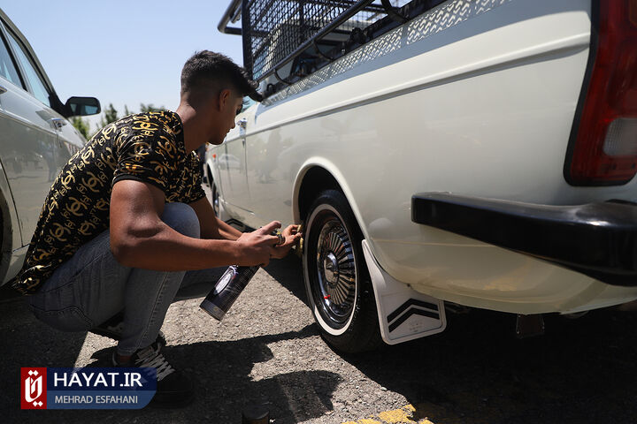 جشن تولد خودروی پیکان در برج میلاد تهران