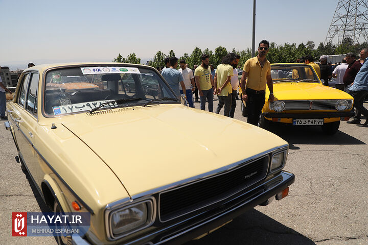 جشن تولد خودروی پیکان در برج میلاد تهران