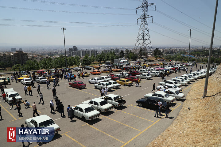 جشن تولد خودروی پیکان در برج میلاد تهران