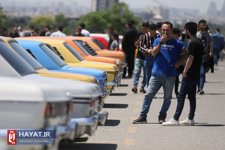 جشن تولد خودروی پیکان در برج میلاد تهران