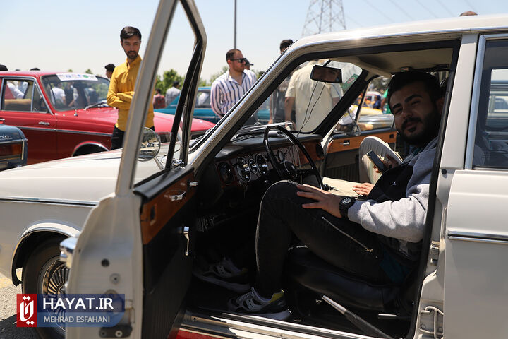 جشن تولد خودروی پیکان در برج میلاد تهران