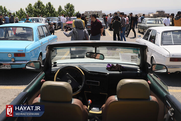 جشن تولد خودروی پیکان در برج میلاد تهران