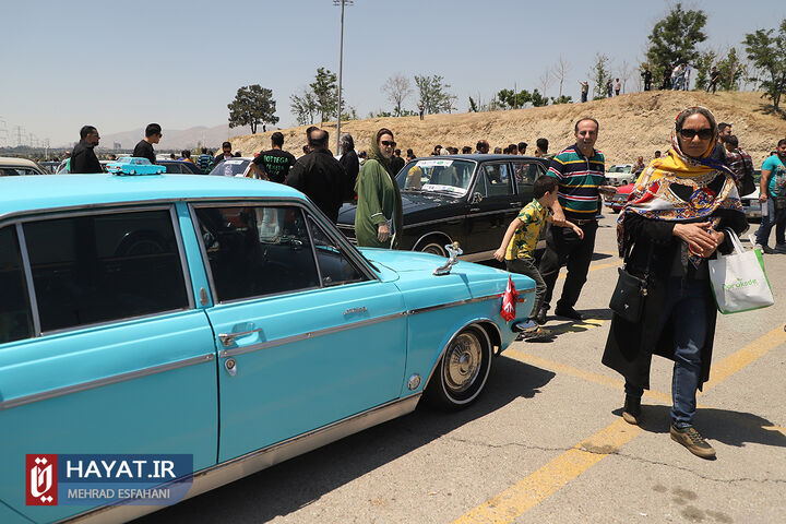 جشن تولد خودروی پیکان در برج میلاد تهران