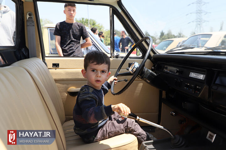 جشن تولد خودروی پیکان در برج میلاد تهران