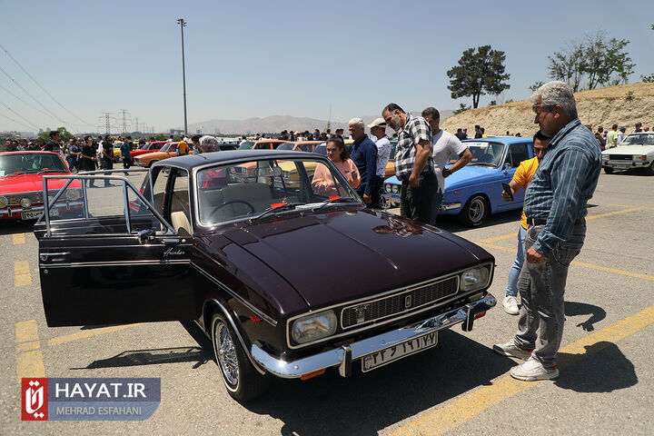 جشن تولد خودروی پیکان در برج میلاد تهران