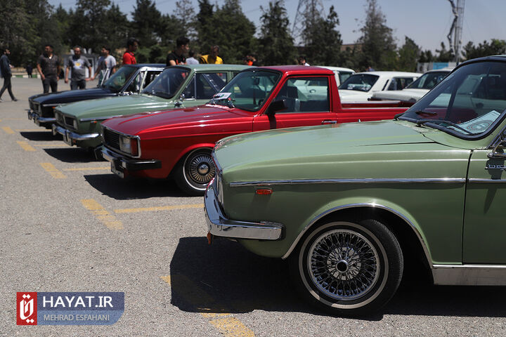 جشن تولد خودروی پیکان در برج میلاد تهران
