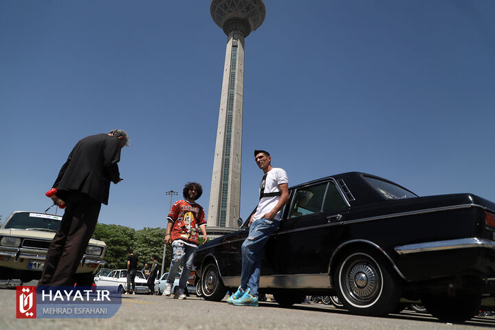 جشن تولد خودروی پیکان در برج میلاد تهران