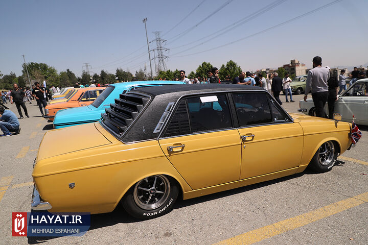 جشن تولد خودروی پیکان در برج میلاد تهران