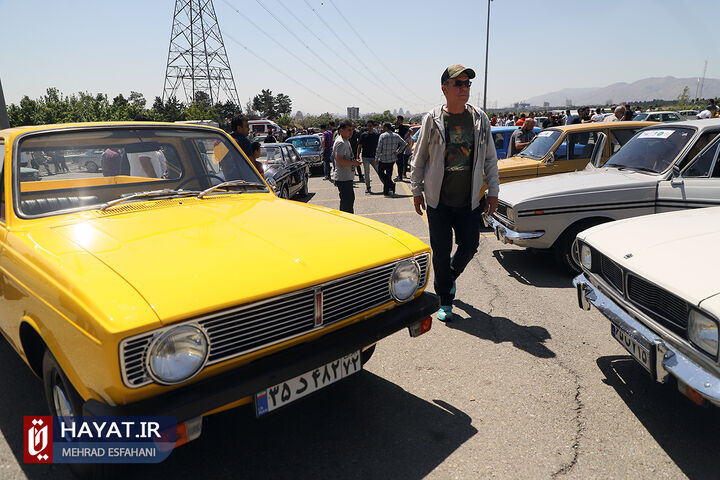جشن تولد خودروی پیکان در برج میلاد تهران