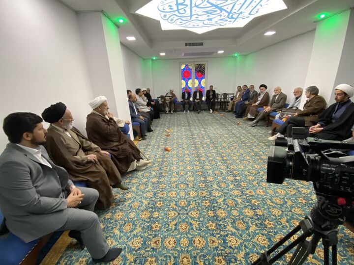 ترویج دعای کمیل، هزاران نفر را در اندونزی شیعه کرد ترویج دعای کمیل، هزاران نفر را در اندونزی شیعه کرد