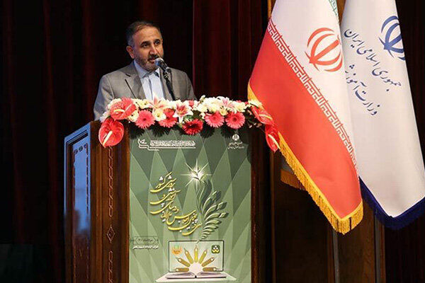 معلمان به علوم نوین آموزشی مجهز و مسلط شوند معلمان به علوم نوین آموزشی مجهز و مسلط شوند