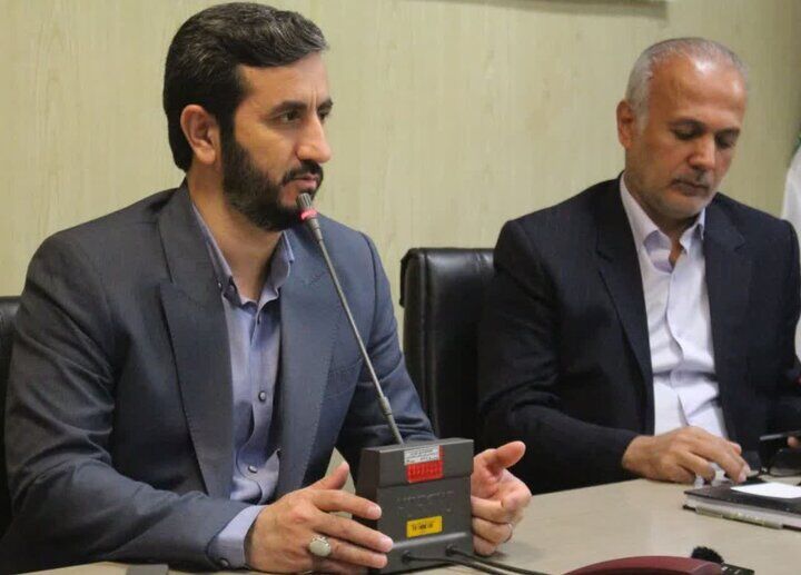 برای مقابله با دشمن باید از مهدویت و معارف اهل بیت(ع) کمک بگیریم برای مقابله با دشمن باید از مهدویت و معارف اهل بیت(ع) کمک بگیریم