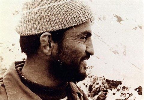 حاجی من دیگر غیر از خدا یاری ندارم! حاجی من دیگر غیر از خدا یاری ندارم!