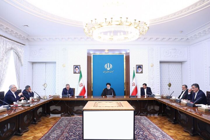 تصویب موادی از احکام برنامه «مهار تورم» و «رشد تولید» در شورای اقتصادی دولت تصویب موادی از احکام برنامه «مهار تورم» و «رشد تولید» در شورای اقتصادی دولت