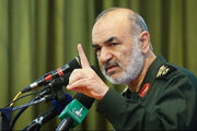 سرلشکر سلامی: ملت ایران به همه تهدیدات در لحظه پاسخ پشیمان‌کننده می‌دهد