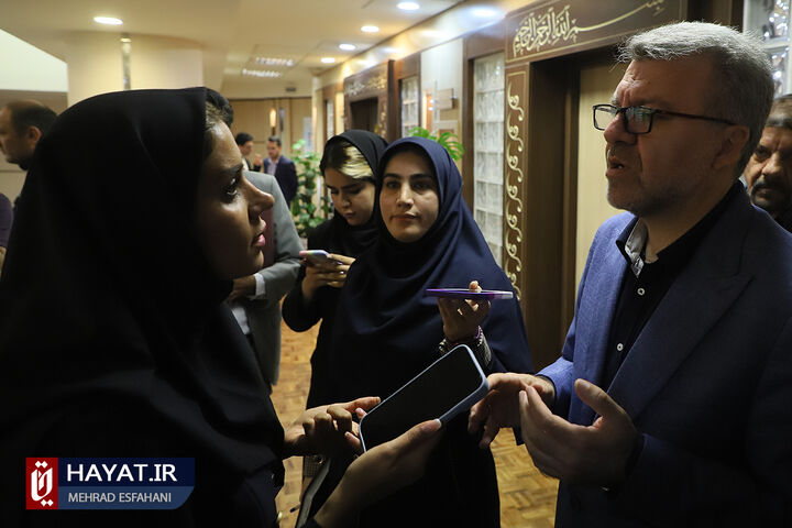 شرکت بهره برداری مترو برنامه ای برای جمع آوری دستفروشان مترو ندارد/ نقشه های داخل واگن تعویض می شود شرکت بهره برداری مترو برنامه ای برای جمع آوری دستفروشان مترو ندارد/ نقشه های داخل واگن تعویض می شود