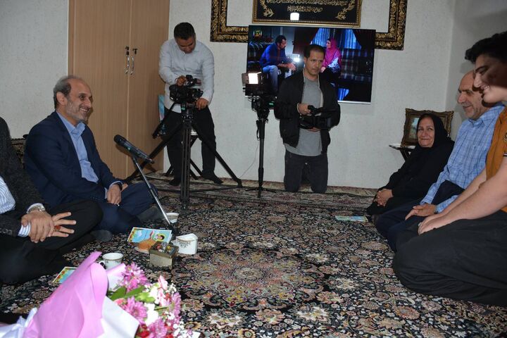 ساخت مستند درباره شهدا در دستور کارمان است ساخت مستند درباره شهدا در دستور کارمان است