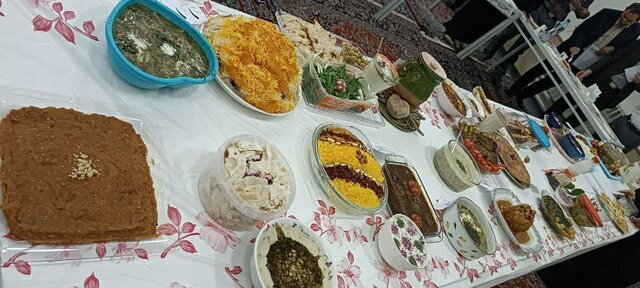 جشنواره غذاهای محلی در دانشگاه شهید مدنی آذربایجان برگزار شد