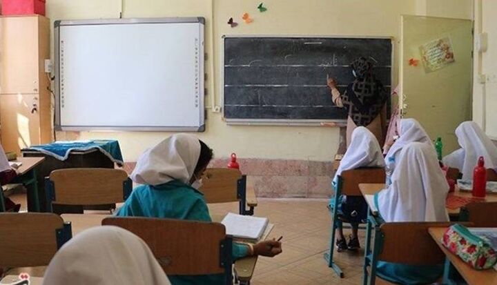 اگر در مدرسه هزینه نکنیم جبران آسیبها دشوار است
 اگر در مدرسه هزینه نکنیم جبران آسیبها دشوار است