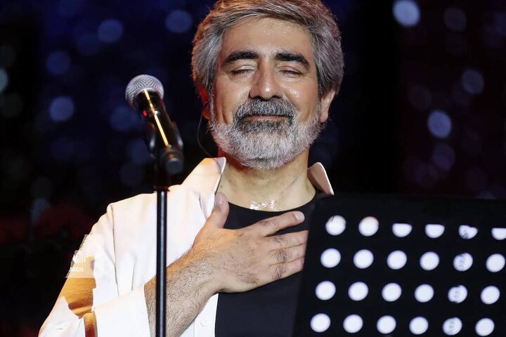 حسین زمان دار فانی را وداع گفت
حسین زمان دار فانی را وداع گفت