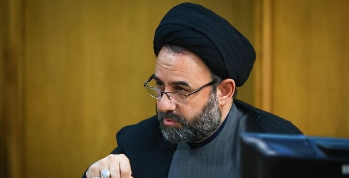 تحریم زاکانی نشان دهنده ثبات قدم او در مسیر انقلاب است تحریم زاکانی نشان دهنده ثبات قدم او در مسیر انقلاب است