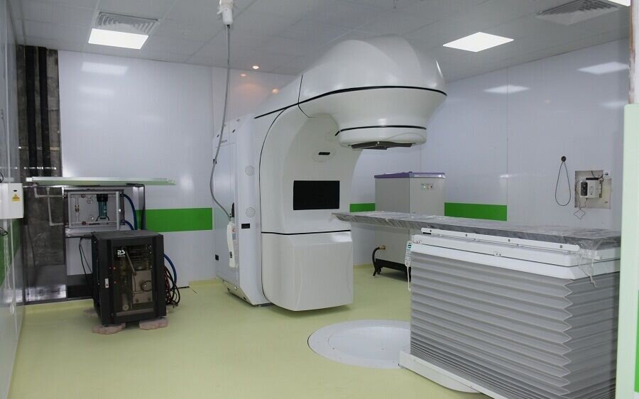 مرکز درمان سرطان دانشگاه علوم پزشکی سمنان به دستگاه رادیوتراپی خارجی مجهز شد