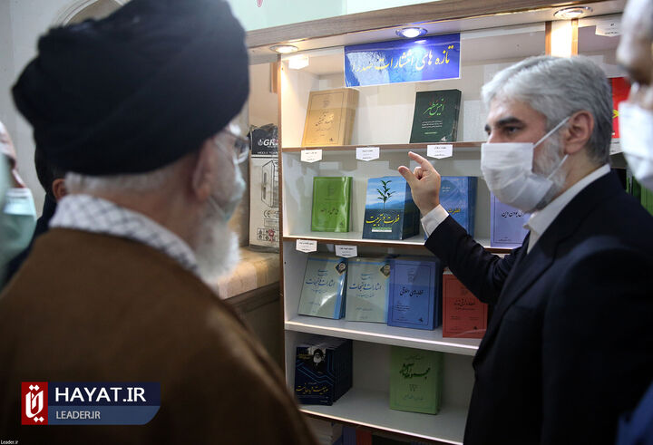 بازدید رهبر معظم انقلاب از نمایشگاه کتاب تهران