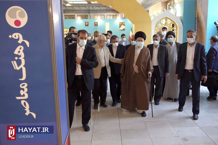 بازدید رهبر معظم انقلاب از نمایشگاه کتاب تهران