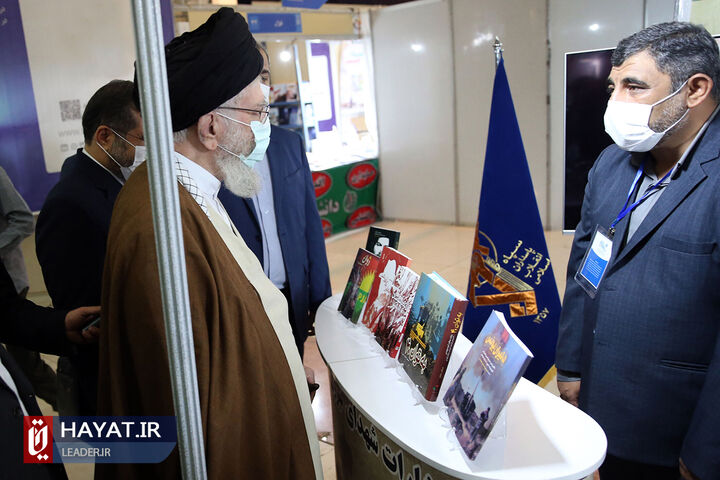 بازدید رهبر معظم انقلاب از نمایشگاه کتاب تهران