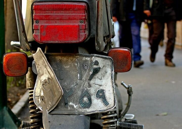 مخدوش کردن پلاک، مجازات زندان دارد مخدوش کردن پلاک، مجازات زندان دارد