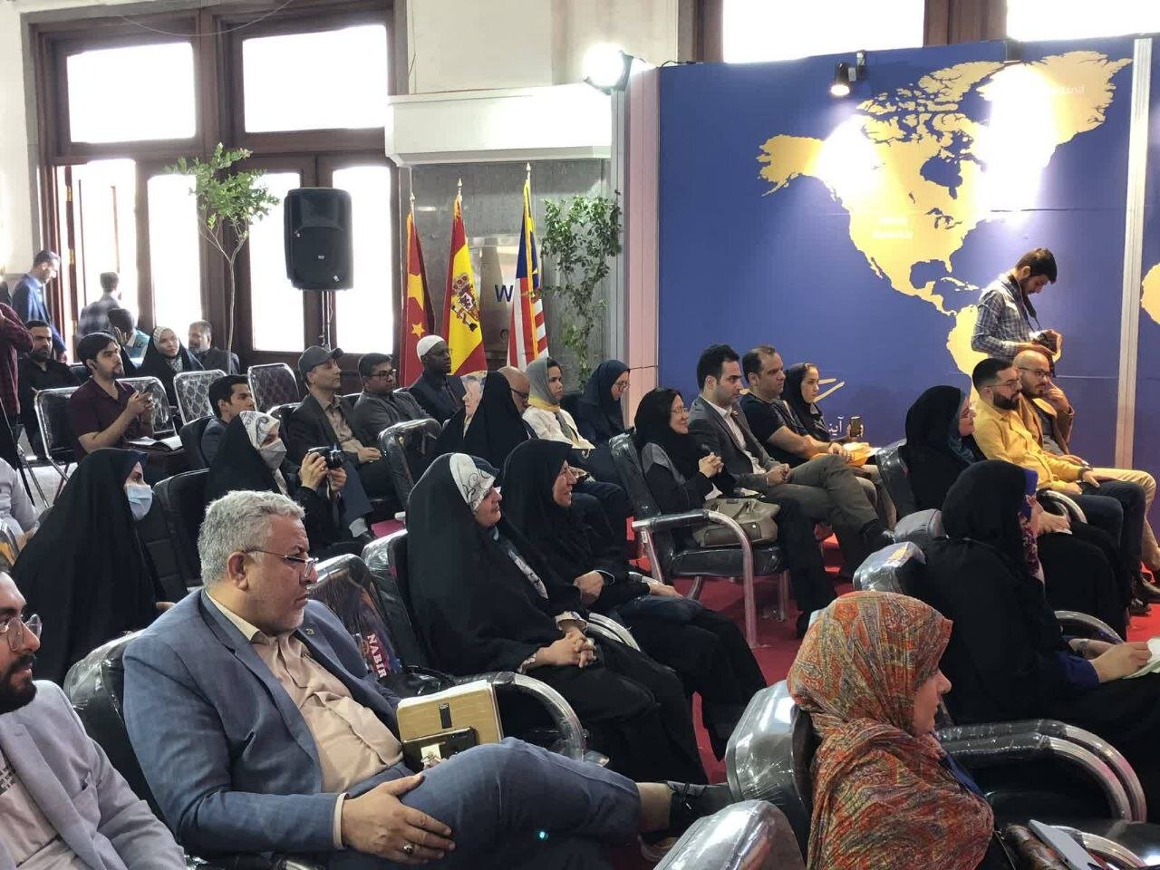 خاطرات مبارزات رهبر انقلاب در قالب کتاب صوتی رونمایی شد