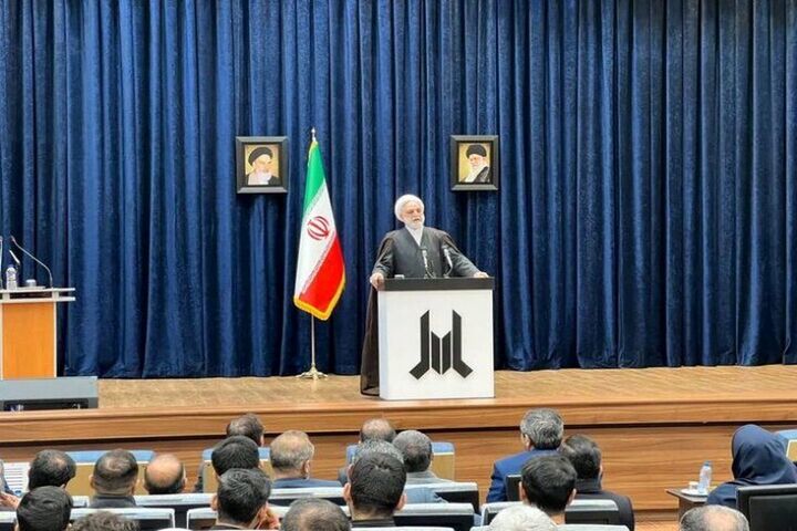 بانک مرکزی از اضافه برداشت بانکها جلوگیری کند  بانک مرکزی از اضافه برداشت بانکها جلوگیری کند