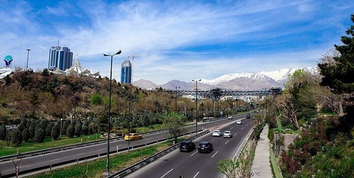هوای تهران در وضعیت قابل قبول قرار دارد