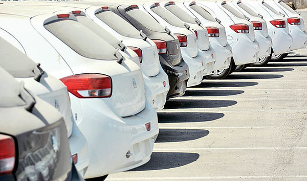 وزارت صمت گرانفروشی خودروسازان را گزارش کند