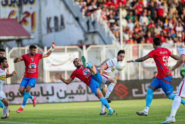 قهرمانی پرسپولیس، جشنواره گل استقلال و سقوط مس