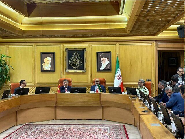 دیدار «وحیدی» با وزیر امنیت عمومی ویتنام