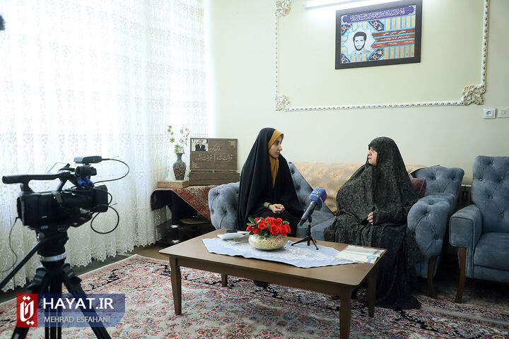 دیدار و گفتگو با مادر شهید مجتبی حسین خانی