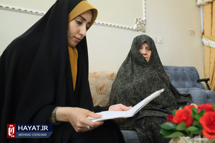 دیدار و گفتگو با مادر شهید مجتبی حسین خانی