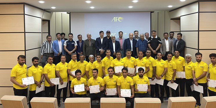 حضور مهدی طارمی در اولین دوره‌ مربیگری فوتبال درجه‌ A آسیا در بوشهر