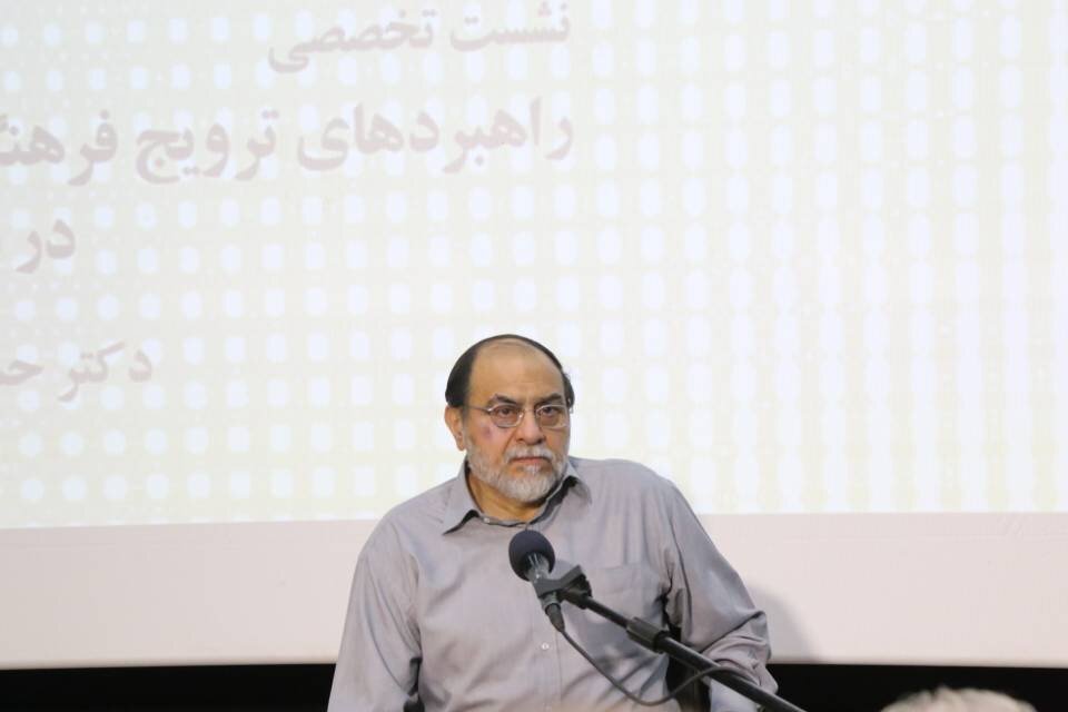 سینمای غرب تلاش می‌کند هنر را از اخلاق جدا کند