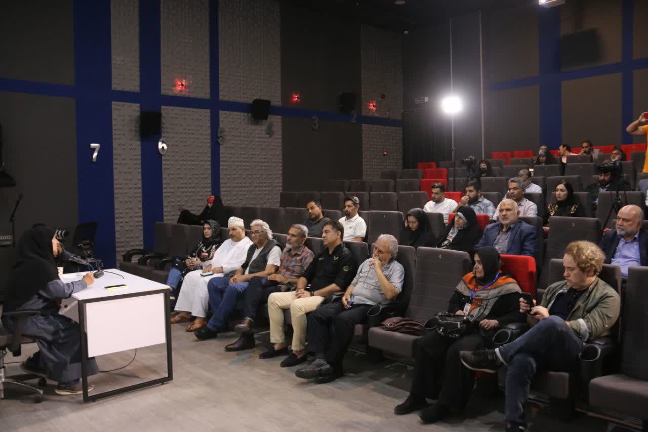 جنگ از زنان مرد میسازد و از مردان مادر